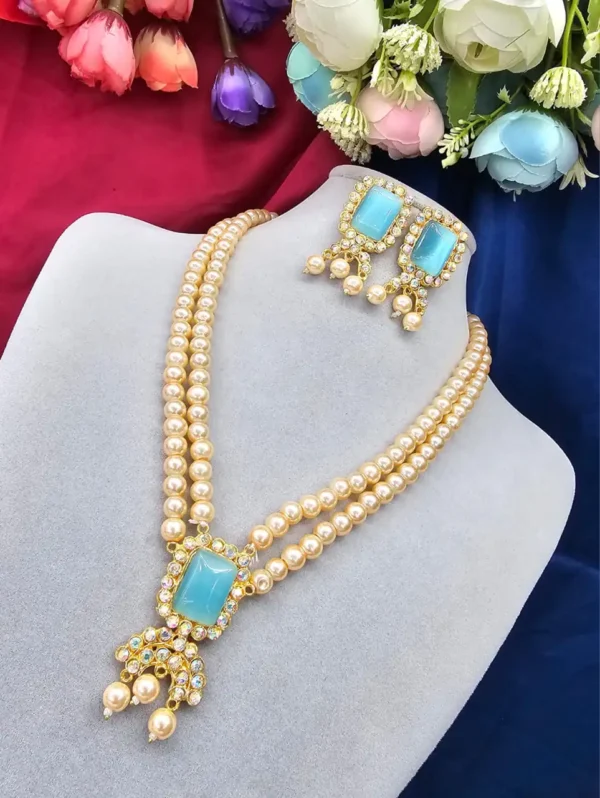 আকাশি নীল পাথর সহ পার্ল নেকলেস সেট