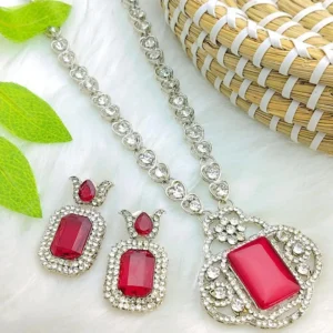 রয়্যাল রেড স্টোন