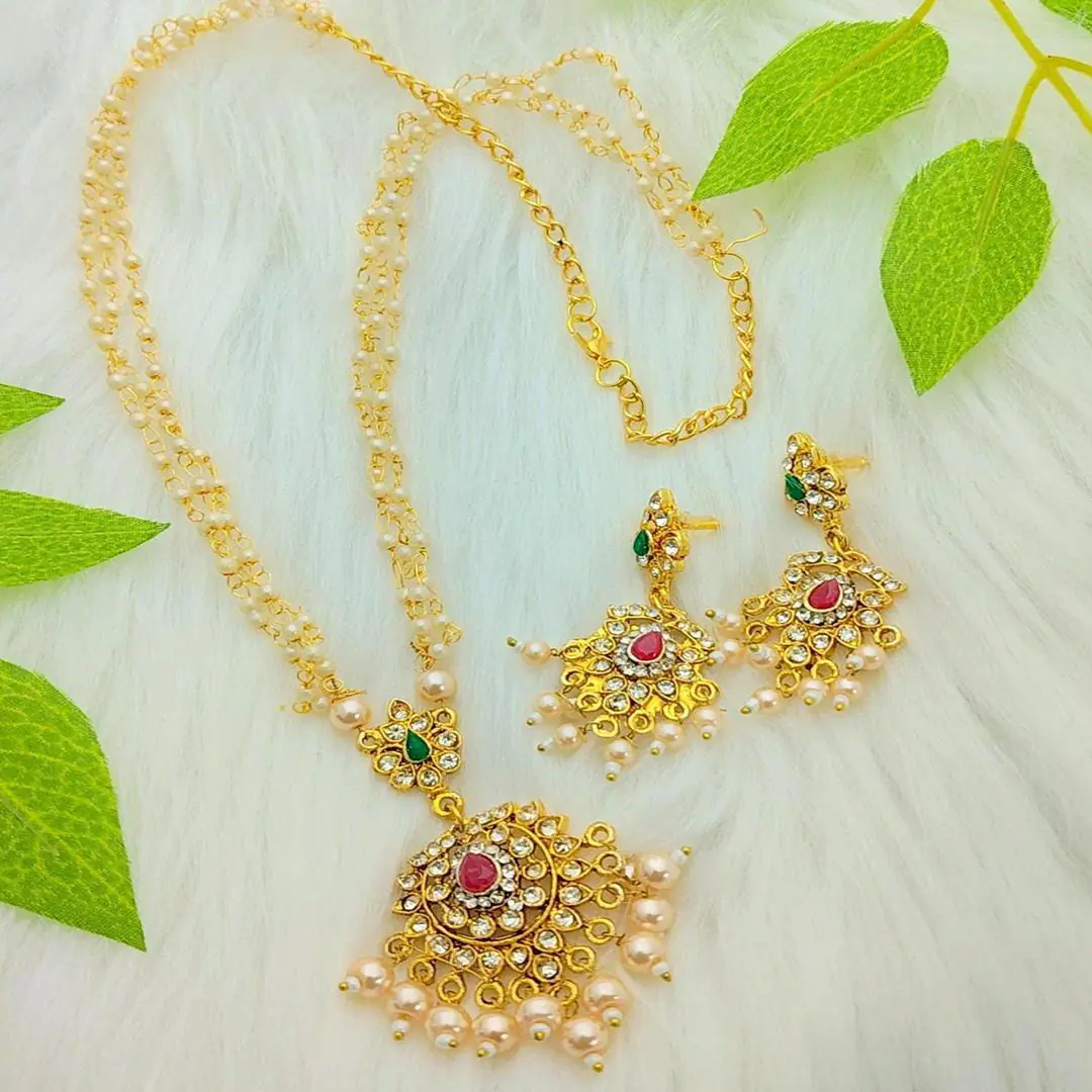 রুবি এমেরাল্ড স্টোন