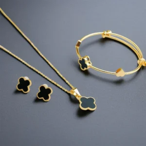 ব্ল্যাক ক্লোভার প্লেটেড